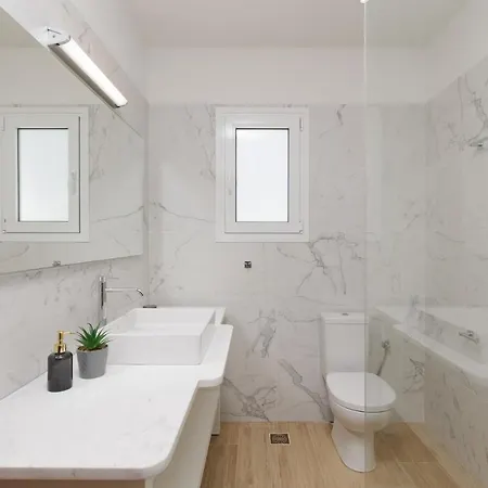 Nisos Corfu * Benitses (Corfu)